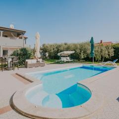 Holiday Home Zweistöckiges Ferienhaus Villa Dany by Interhome