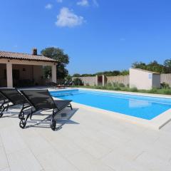 Holiday Home Haus Nina mit beheiztem Schwimmbad by Interhome