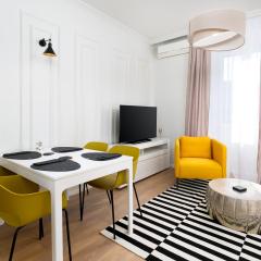 Chic Port 1BR Apartment