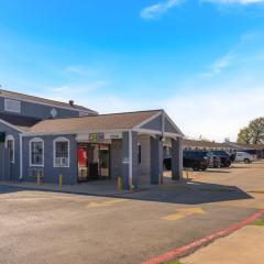 Golden Inn Dallas by Hotel O