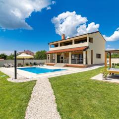 Holiday Home in Juršići mit Privatem Pool by Interhome