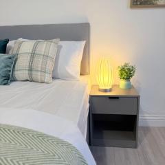 Comfy room near town centre and station