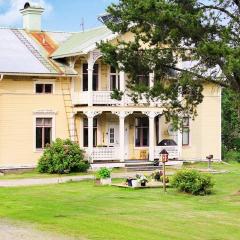 9 person holiday home in KÄLARNE