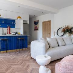 Modern Luxury 2BR|Park View & Balcony