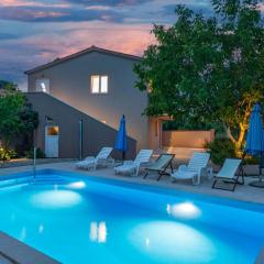 Holiday Home Leone by Interhome