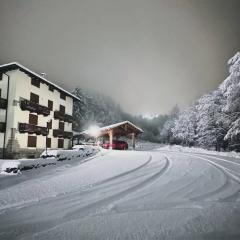 Cervinia House - Alpine Apartments & Chalet