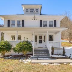 The Mountain House Inn Montebello Stay By Trails