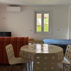 Studio apartment near the lake