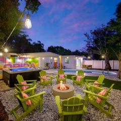 Backyard Oasis Heated Pool Tiki Bar Hot Tub