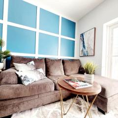 1 bdrm plus Den Juliet balcony 24-7Gym Windsor ON