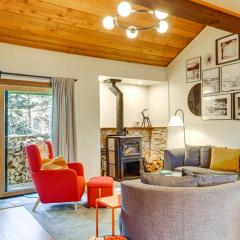 2 Mi to Eagle Lodge! Multi-Level Haven with Hot Tub