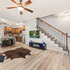 Home Away from Home 3 Close to KCI Airport, Weston