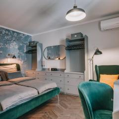 zajos noisy vincent apartman