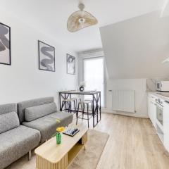 Cinéhouse, Proche Paris 5 min, 2 chambre