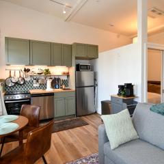 Champlain Street Stays Adams Morgan