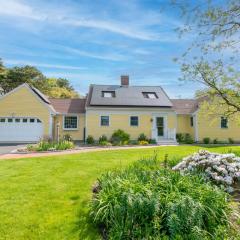 Sunroom Mins to Beaches Views of Marsh