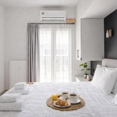 Above It All Bright & Modern Top Floor Apartment - 1min from Metro