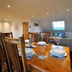 Bass View Cellardyke- contemporary coastal stay