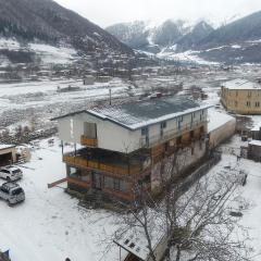 hotel "Riverside Mestia"