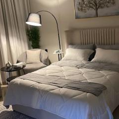 أستديو فاخر بدخول ذاتي