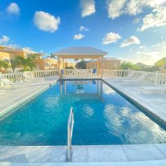 Modern Studio in Pelican with pool-walk to Beach, Dining, Entertainment