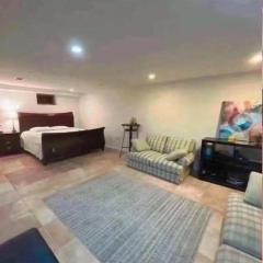 Comfortable Private Room in a Peaceful Queens Home