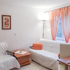 Lovely Apartment In Pinezici With House A Panoramic View