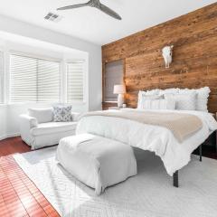 King Suite Family Pool Spa