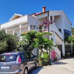 Apartments with parking space Barbat, Rab - 25045
