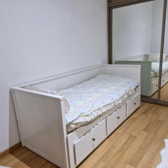 Chambre simple privée dans appartement - 5 minutes à pied du stade Moulay AbdAllah