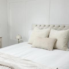 Modern 3BR House Near Bolton & Manchester