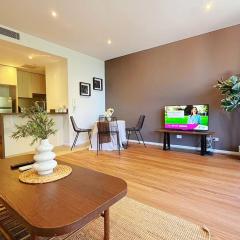 Sunlit 1BR Escape in the Heart of Zetland