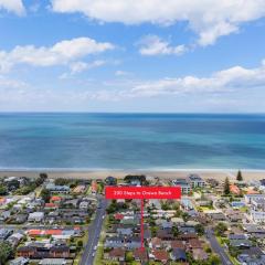 300 meters to Orewa Beach Holiday Home