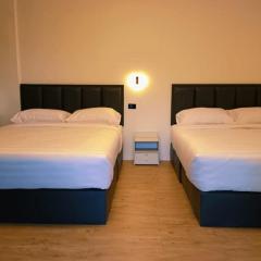 บ้านไร่เรืองแสง