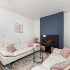 Leeds Beautiful Home - Parking - Yorksha Property