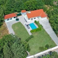 Villa FourM - Makarska by Villas Guide