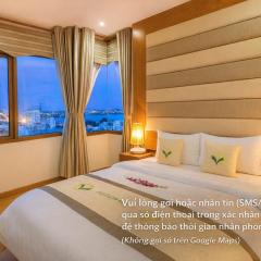 MOONLIGHT Hotel & Suites - The Best City View, Dragon Bridge view