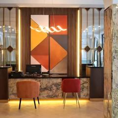 Front One Hotel Mesir Surabaya