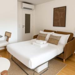 Courbevoie Studio terrasse situe pres de Paris