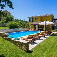 Beautiful villa Splendida with pool in Porec