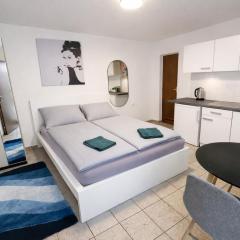 Kleines Apartment mit Doppelbett