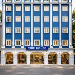 Vibe House - 5 Minutes from Connaught Place & NDLS Station