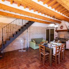 Apartment in a farmhouse with 2 swimming pools