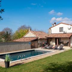 Beautiful Villa Casa Noemi with pool in Porec