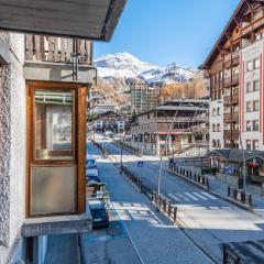 HelloCHALET - The Family Crest - Central Cervinia Apartment with Balcony e Mountain Views