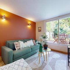 Appartement design et cosy avec terrasse a 10min de Paris et RER C Vitry sur Seine a 150m