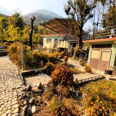 Riverstone homestay & Resort