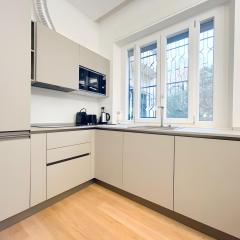 Elegantis Aventino Suite Apartment - Colosseo, Metro and Circo Massimo Nearby