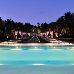 Go away to this charming apt at Sublime w private jacuzzi included