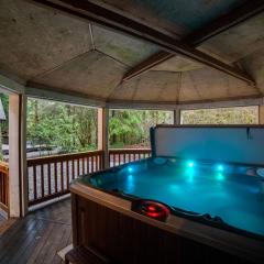 66SL - Hot Tub - WiFi - 3 Bedroom - Sleeps 10 home